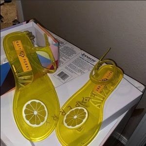 Lemon scented sandals